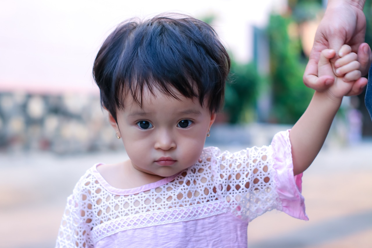 孕妈供卵生的宝宝缺维c的症状（孕妈供卵生的宝宝缺乏维c会怎么样）